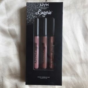 Lip lingerie trio set